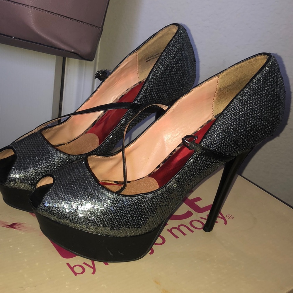 Silver sequined platform heels - Picture 1 of 2